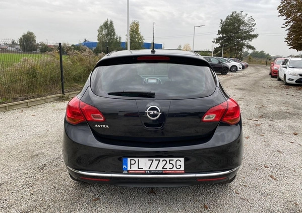 Opel Astra cena 37999 przebieg: 173000, rok produkcji 2015 z Rumia małe 667